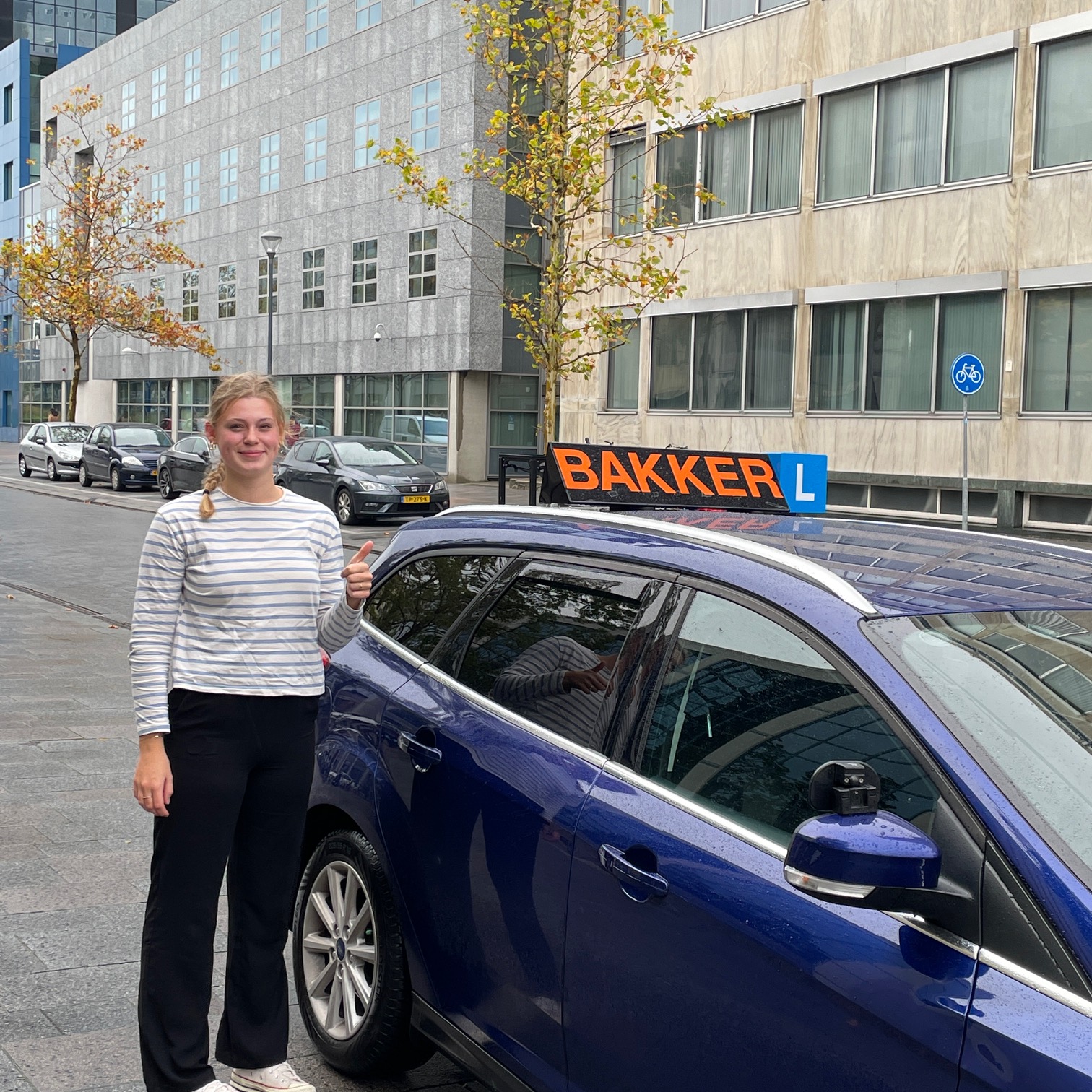 Marije Visser — in één keer geslaagd na overstappen naar Rijschool Bakker Leeuwarden
