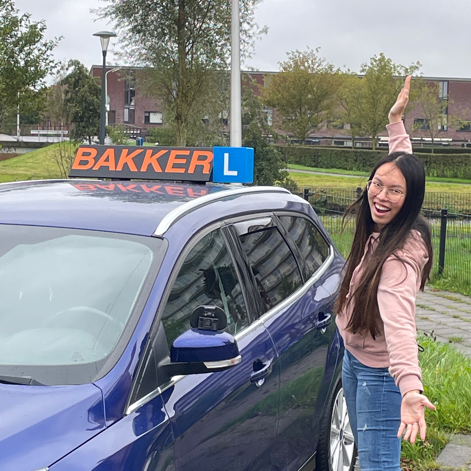 Marije Visser — in één keer geslaagd na overstappen naar Rijschool Bakker Leeuwarden